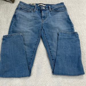 Levi’s 711 skinny ankle size 6/w28 jeans